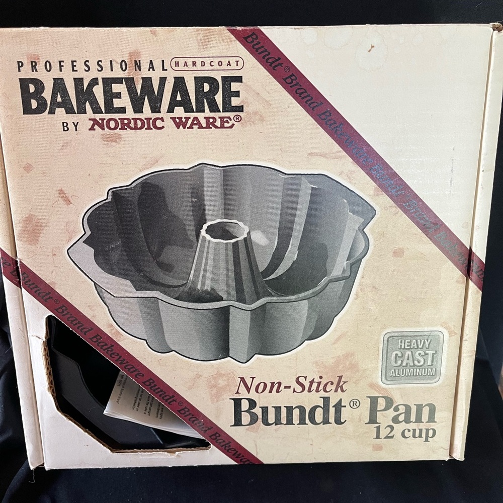 Nordic Ware Gray Non-Stick Bundt Pan